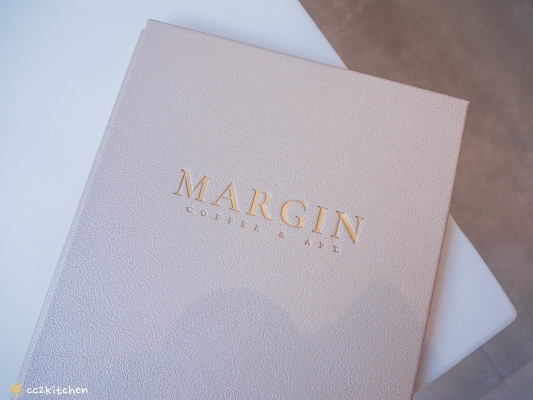 台東咖啡下午茶「MARGIN coffee & apt」隱藏於靜巷中的極簡風民宿,早午餐、咖啡甜點,荷蘭鐵鍋鬆餅私心推。 - 第16張圖