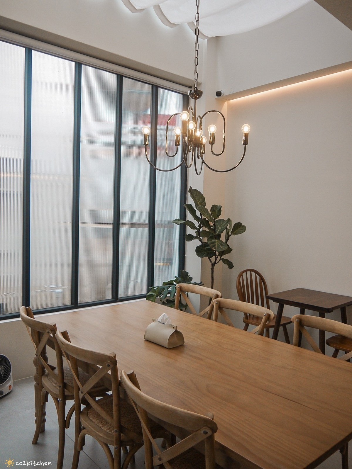 台東咖啡下午茶「MARGIN coffee & apt」隱藏於靜巷中的極簡風民宿,早午餐、咖啡甜點,荷蘭鐵鍋鬆餅私心推。 - 第13張圖