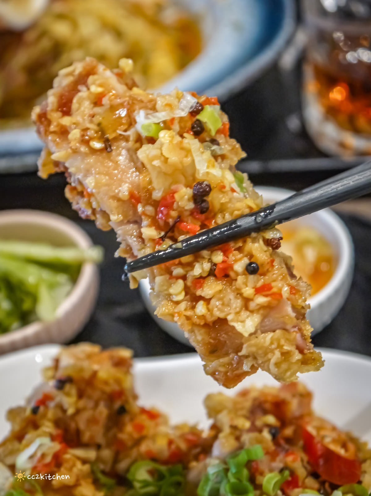 比臉還長的大魷魚整尾霸氣上桌！花蓮富里「富鄉咖啡食堂」魷魚+義大利麵或燉飯(附飲品)只要280元，CP值超高～