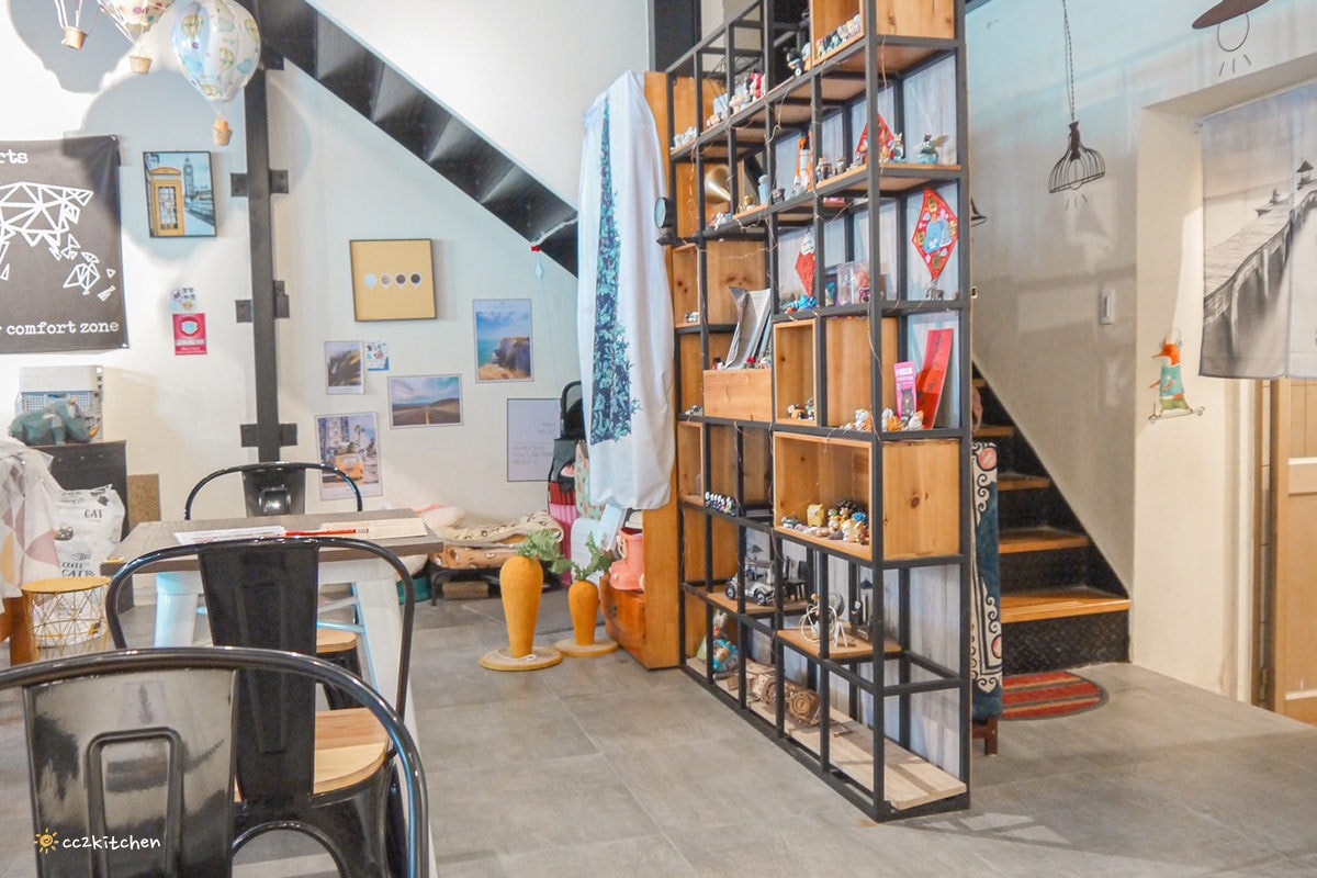 比臉還長的大魷魚整尾霸氣上桌！花蓮富里「富鄉咖啡食堂」魷魚+義大利麵或燉飯(附飲品)只要280元，CP值超高～