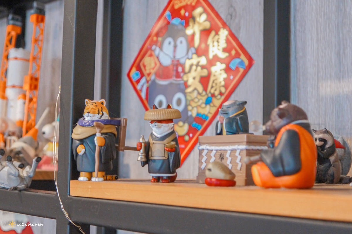 比臉還長的大魷魚整尾霸氣上桌！花蓮富里「富鄉咖啡食堂」魷魚+義大利麵或燉飯(附飲品)只要280元，CP值超高～