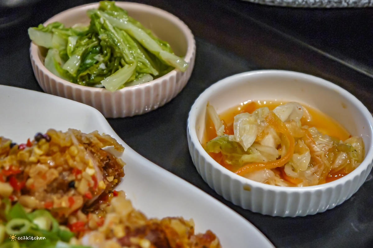 比臉還長的大魷魚整尾霸氣上桌！花蓮富里「富鄉咖啡食堂」魷魚+義大利麵或燉飯(附飲品)只要280元，CP值超高～