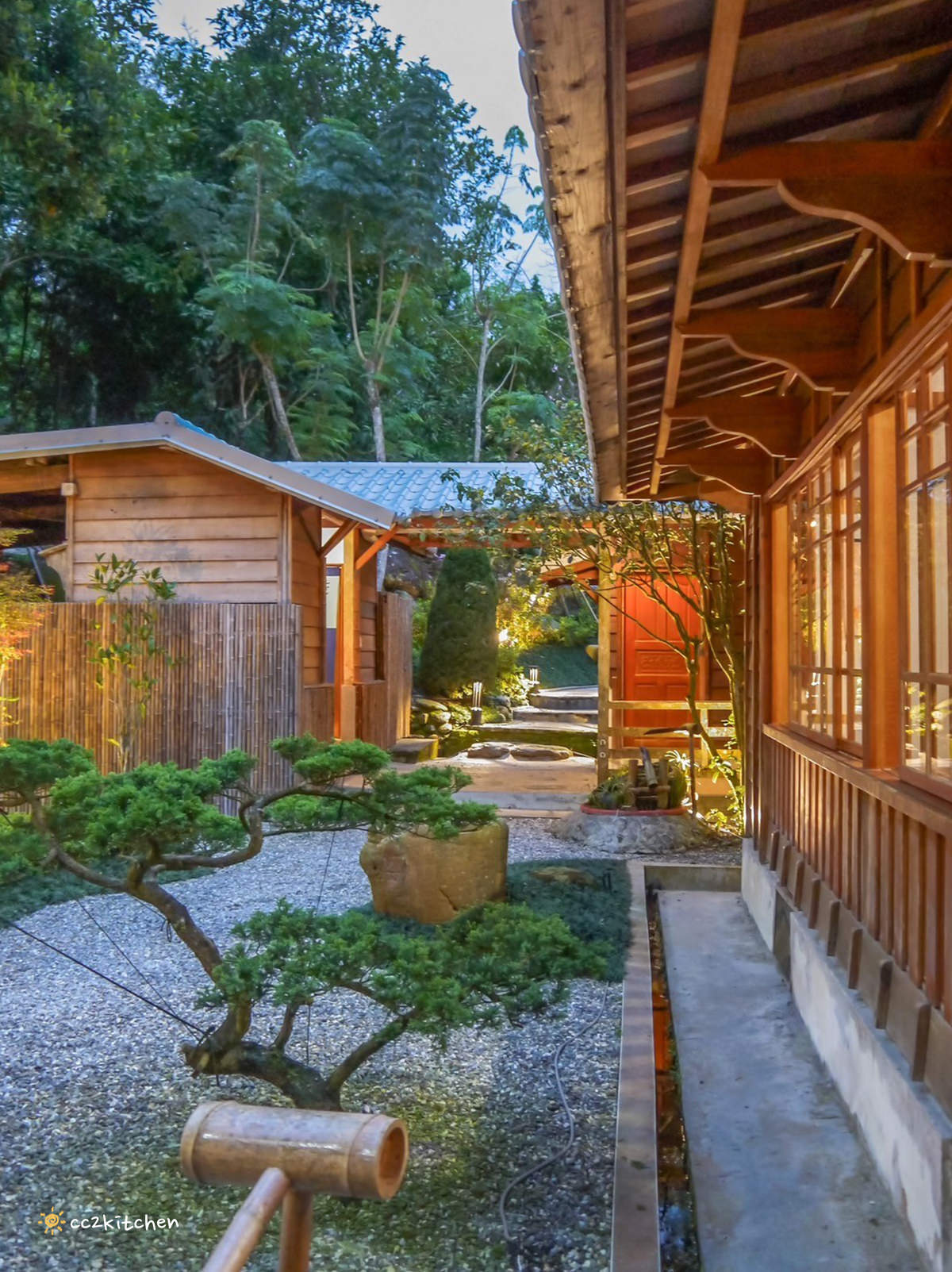 一秒回到日治時期！花蓮拉麵「山嵐拉麵安通溫泉店」，深山裡的日式拉麵店～泡完溫泉在和室榻榻米包廂裡吃拉麵，超享受！