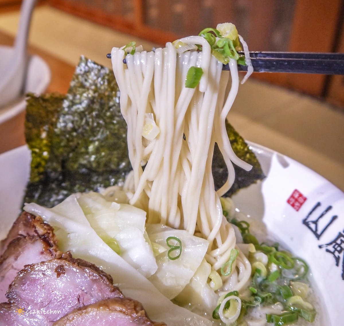 一秒回到日治時期！花蓮拉麵「山嵐拉麵安通溫泉店」，深山裡的日式拉麵店～泡完溫泉在和室榻榻米包廂裡吃拉麵，超享受！