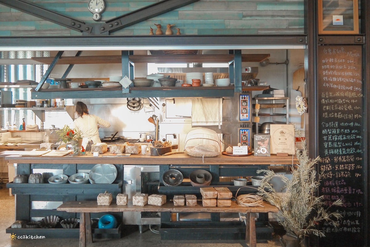 台東慢食評鑑二星早午餐「台東有知鳥hiii birdie」，隱藏在舊糖廠東糖文創園區裡的特色餐廳，選物空間、書店、工藝創作。