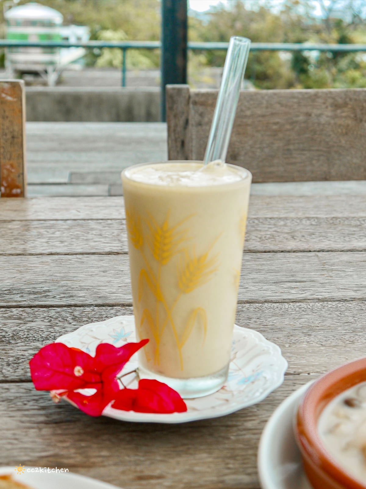 台東慢食評鑑二星早午餐「台東有知鳥hiii birdie」，隱藏在舊糖廠東糖文創園區裡的特色餐廳，選物空間、書店、工藝創作。