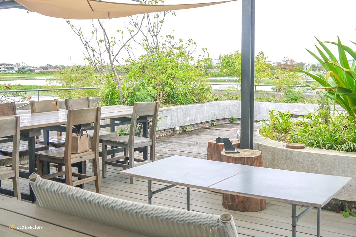 台東慢食評鑑二星早午餐「台東有知鳥hiii birdie」，隱藏在舊糖廠東糖文創園區裡的特色餐廳，選物空間、書店、工藝創作。