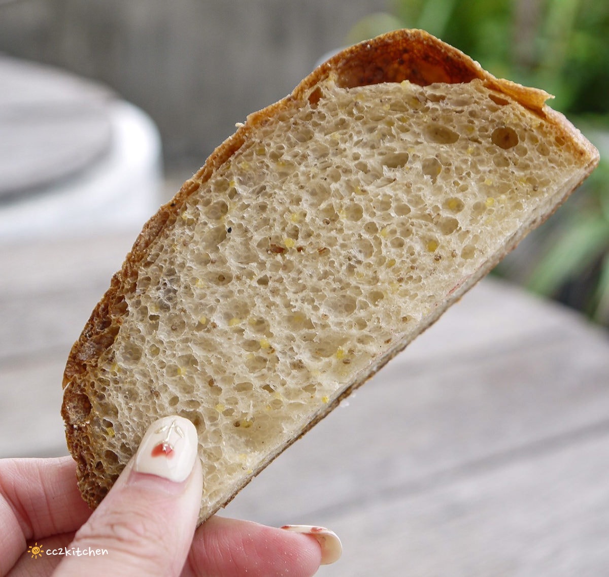 台東慢食評鑑二星早午餐「台東有知鳥hiii birdie」，隱藏在舊糖廠東糖文創園區裡的特色餐廳，選物空間、書店、工藝創作。