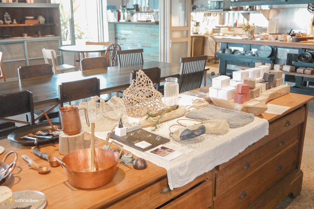 台東慢食評鑑二星早午餐「台東有知鳥hiii birdie」，隱藏在舊糖廠東糖文創園區裡的特色餐廳，選物空間、書店、工藝創作。