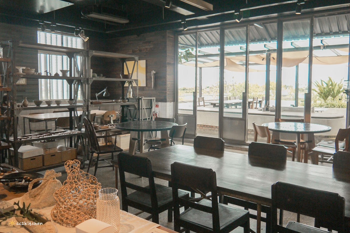 台東慢食評鑑二星早午餐「台東有知鳥hiii birdie」，隱藏在舊糖廠東糖文創園區裡的特色餐廳，選物空間、書店、工藝創作。