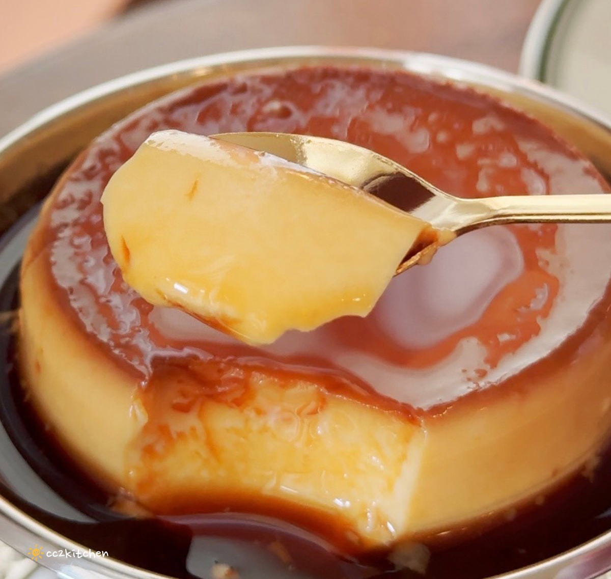 台東超人氣昭和風咖啡廳「沐芓Muzi Kissaten」懷舊日式喫茶所。大推厚蛋三明治，厚實酥脆耐人尋味！昭和硬布丁扎實綿密～台東早午餐咖啡店推薦。