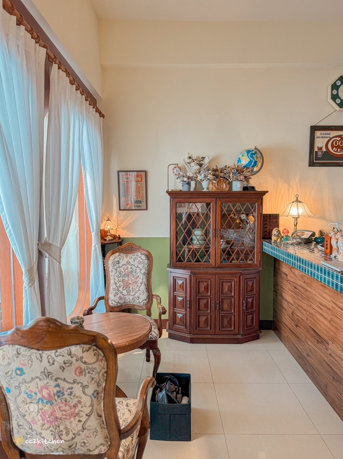 台東超人氣昭和風咖啡廳「沐芓Muzi Kissaten」懷舊日式喫茶所。大推厚蛋三明治，厚實酥脆耐人尋味！昭和硬布丁扎實綿密～台東早午餐咖啡店推薦。