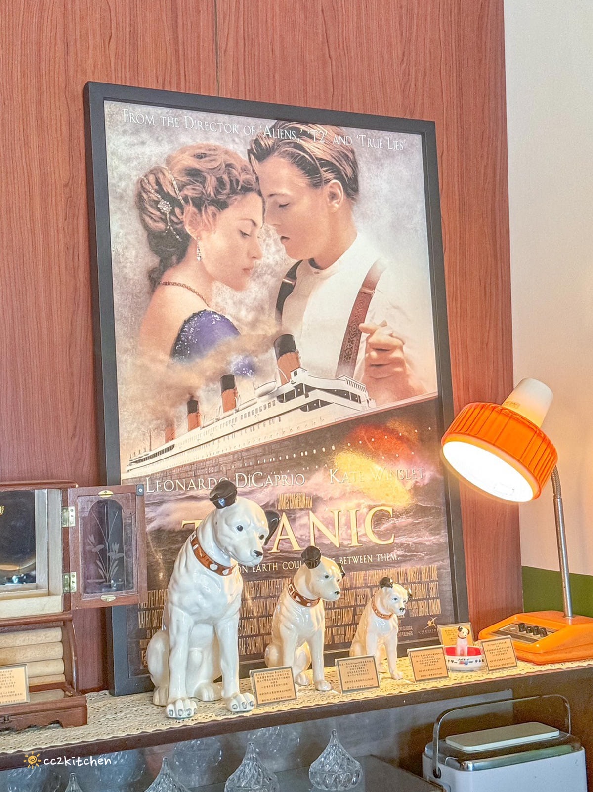 台東超人氣昭和風咖啡廳「沐芓Muzi Kissaten」懷舊日式喫茶所。大推厚蛋三明治，厚實酥脆耐人尋味！昭和硬布丁扎實綿密～台東早午餐咖啡店推薦。