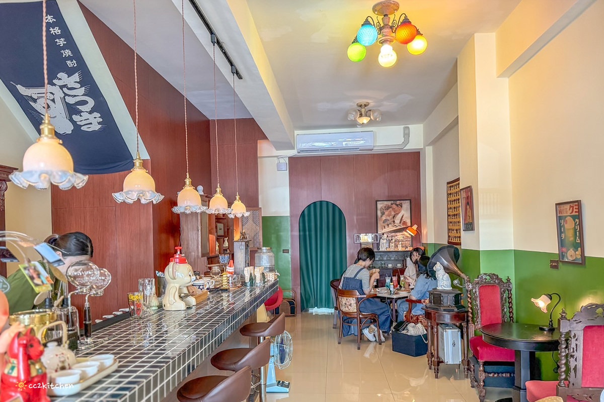 台東超人氣昭和風咖啡廳「沐芓Muzi Kissaten」懷舊日式喫茶所。大推厚蛋三明治，厚實酥脆耐人尋味！昭和硬布丁扎實綿密～台東早午餐咖啡店推薦。