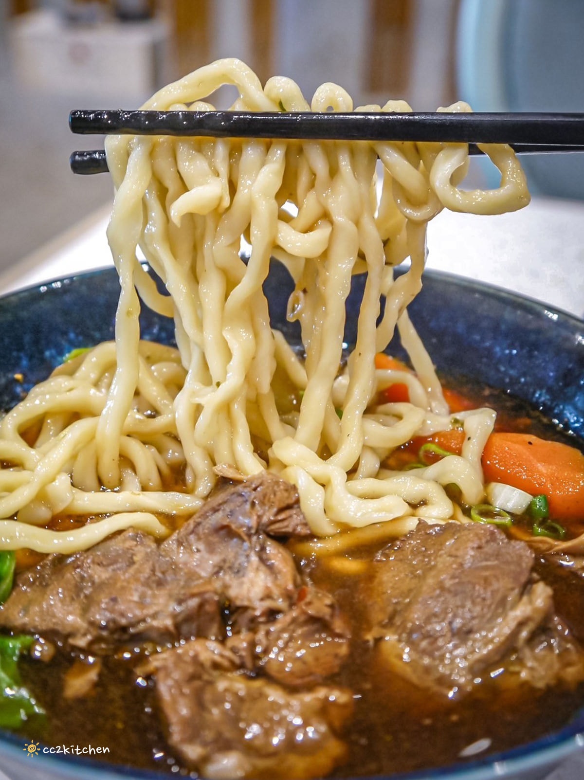 一週只營業1.5天的限量牛肉麵！台東等等牛肉麵（斑鳩33牛肉麵）藏身在民宿裡的文青風麵店，台東隱藏版小吃美食推薦。