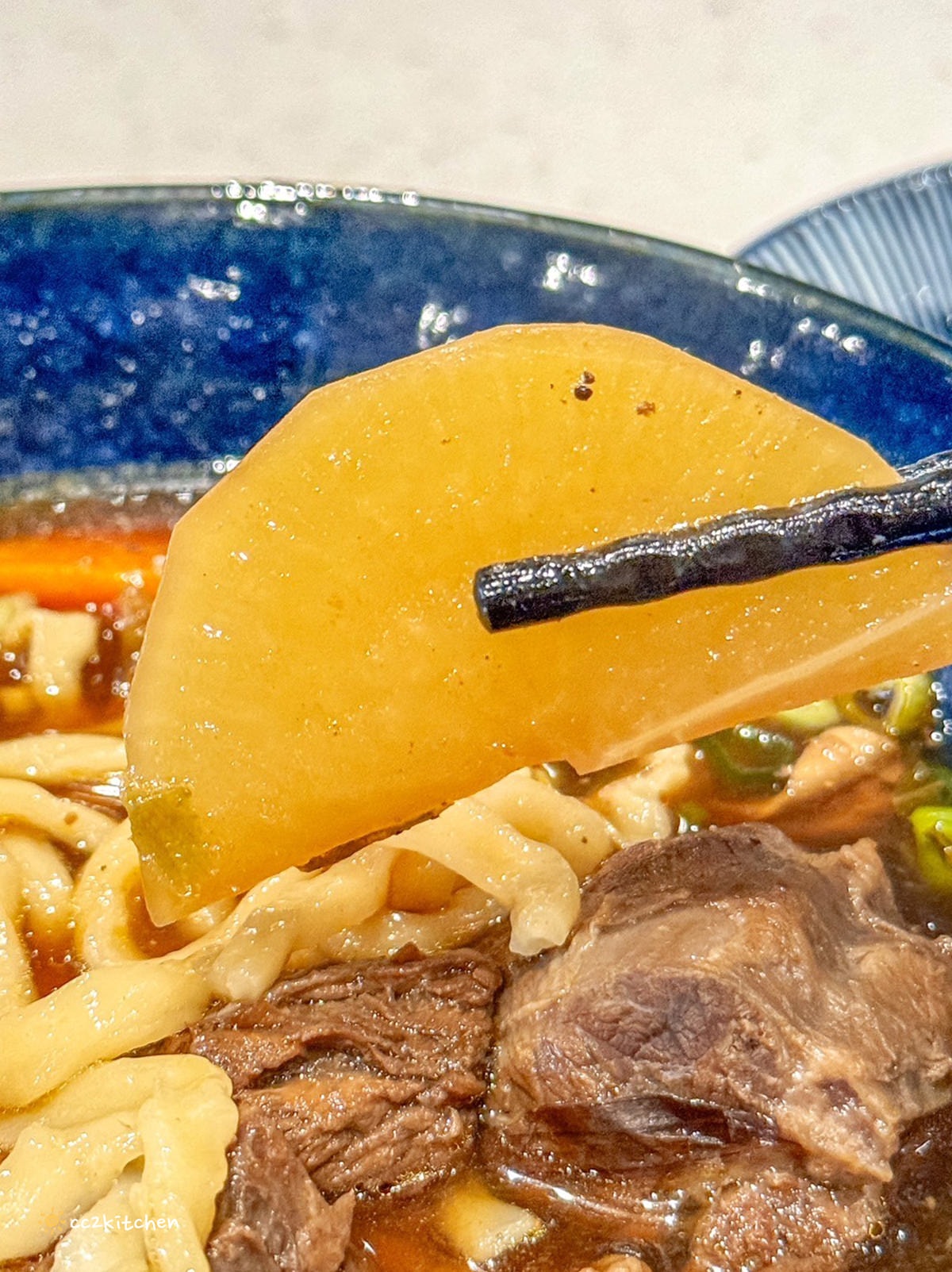 一週只營業1.5天的限量牛肉麵！台東等等牛肉麵（斑鳩33牛肉麵）藏身在民宿裡的文青風麵店，台東隱藏版小吃美食推薦。