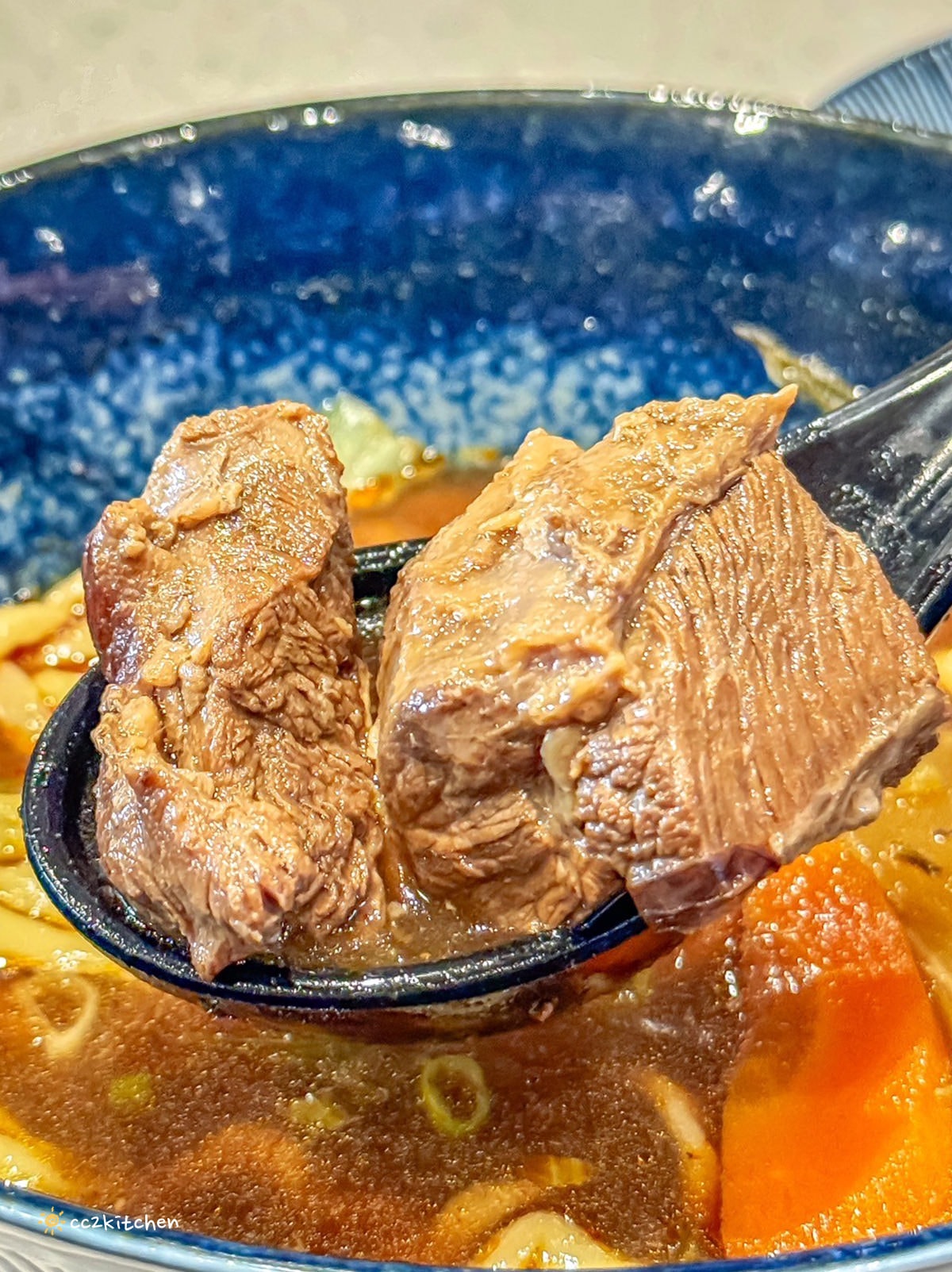 一週只營業1.5天的限量牛肉麵！台東等等牛肉麵（斑鳩33牛肉麵）藏身在民宿裡的文青風麵店，台東隱藏版小吃美食推薦。