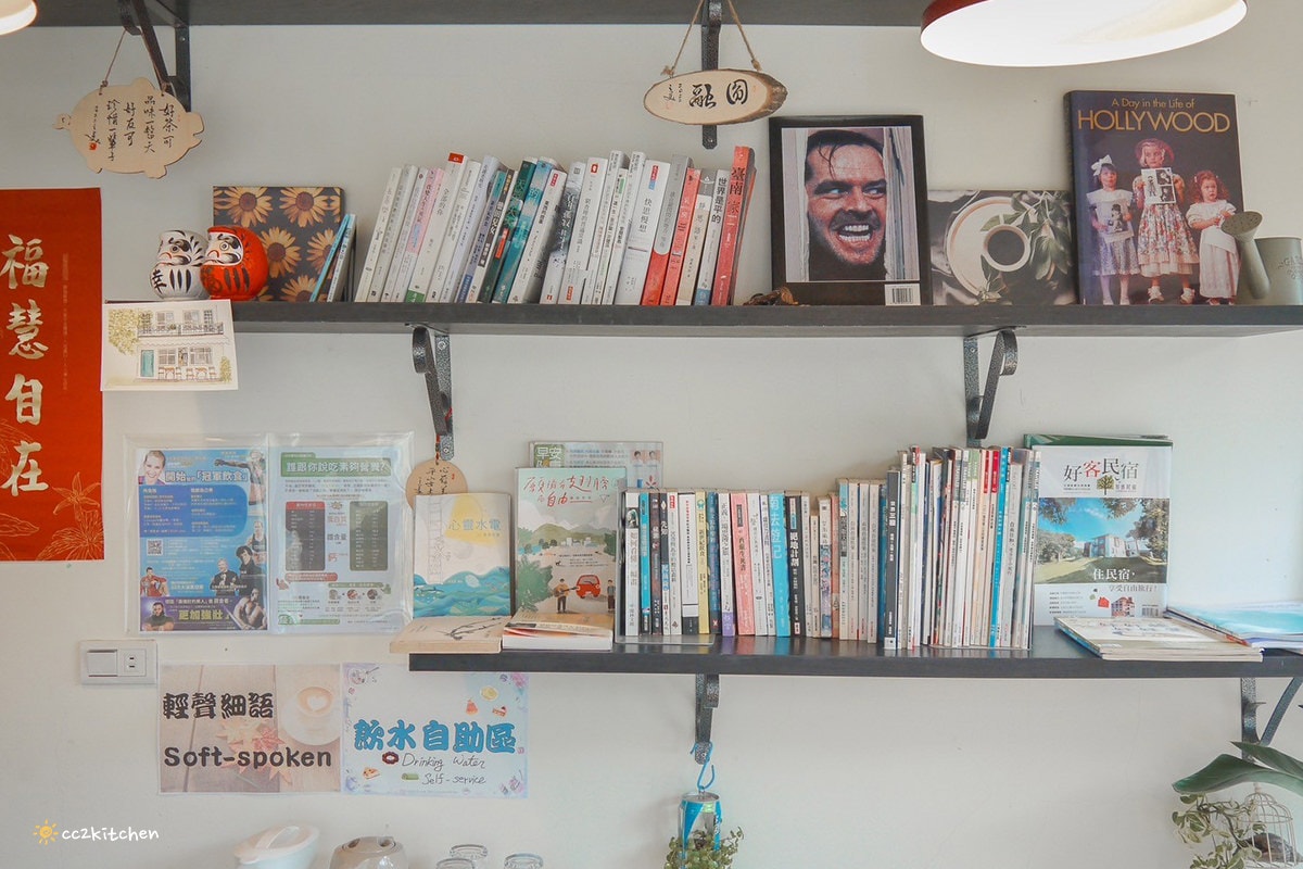 隱藏在花東縱谷裡的貓咪咖啡廳！玉里「誠家綠葉」鐵道第一排鄉間咖啡，與親人的貓咪互動、近距離看火車奔馳、品嘗美味下午茶！