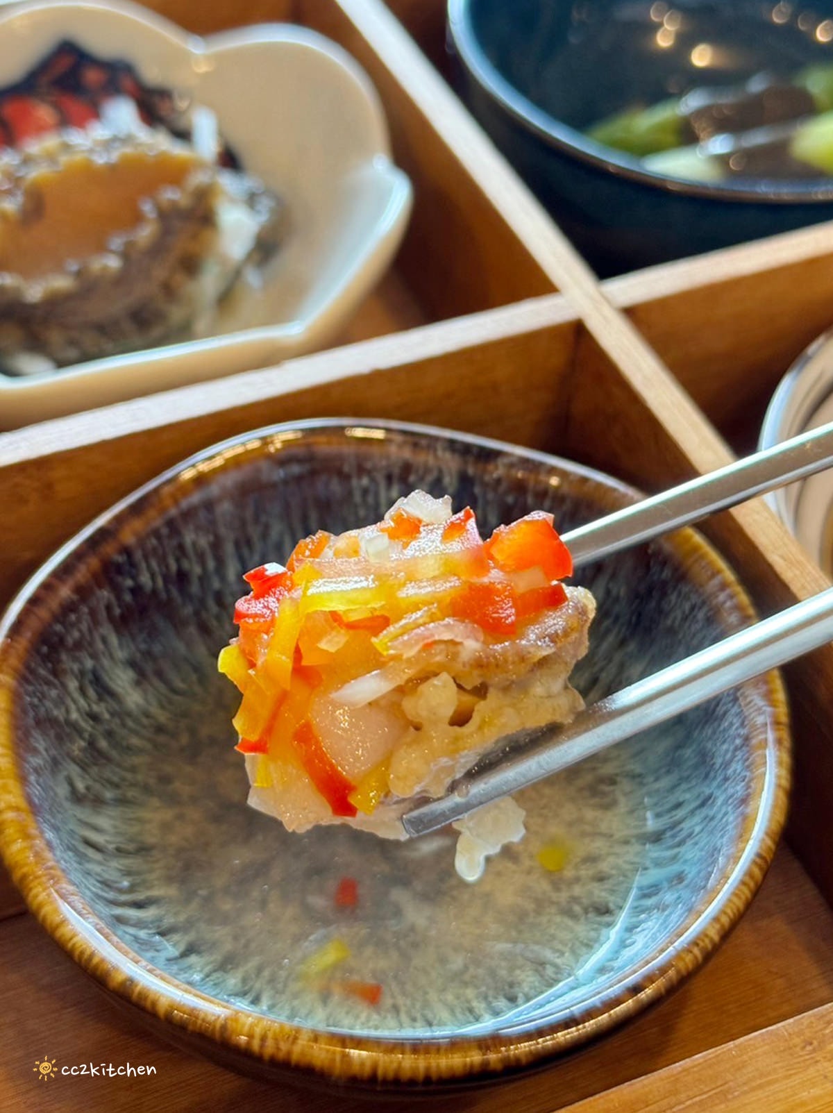 台東平價無菜單料理「長光食作」，海味九宮格吸睛又有創意！預約制單人套餐千元有找～台式料理結合西式手法，道道好吃不踩雷。