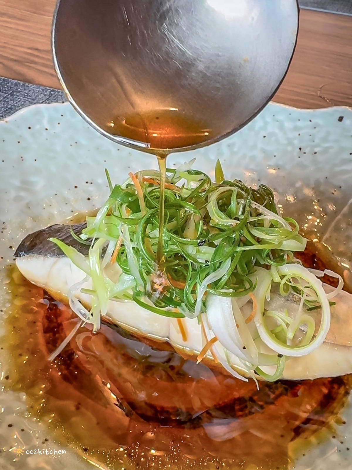 台東平價無菜單料理「長光食作」，海味九宮格吸睛又有創意！預約制單人套餐千元有找～台式料理結合西式手法，道道好吃不踩雷。