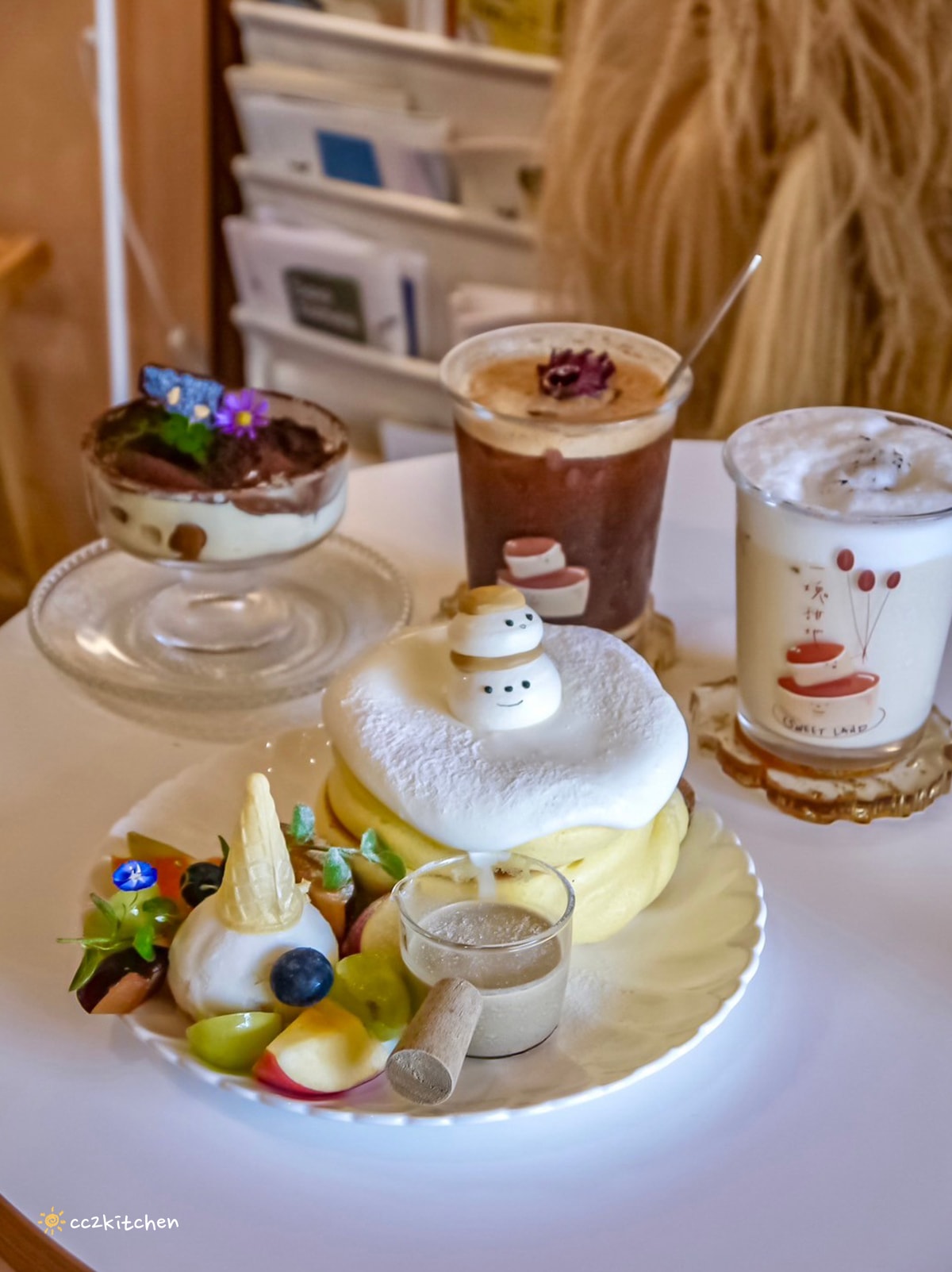 台東叢林風網美咖啡店！「一塊甜地」植物系、文青裝潢，造型LOGO舒芙蕾可愛吸睛又美味～