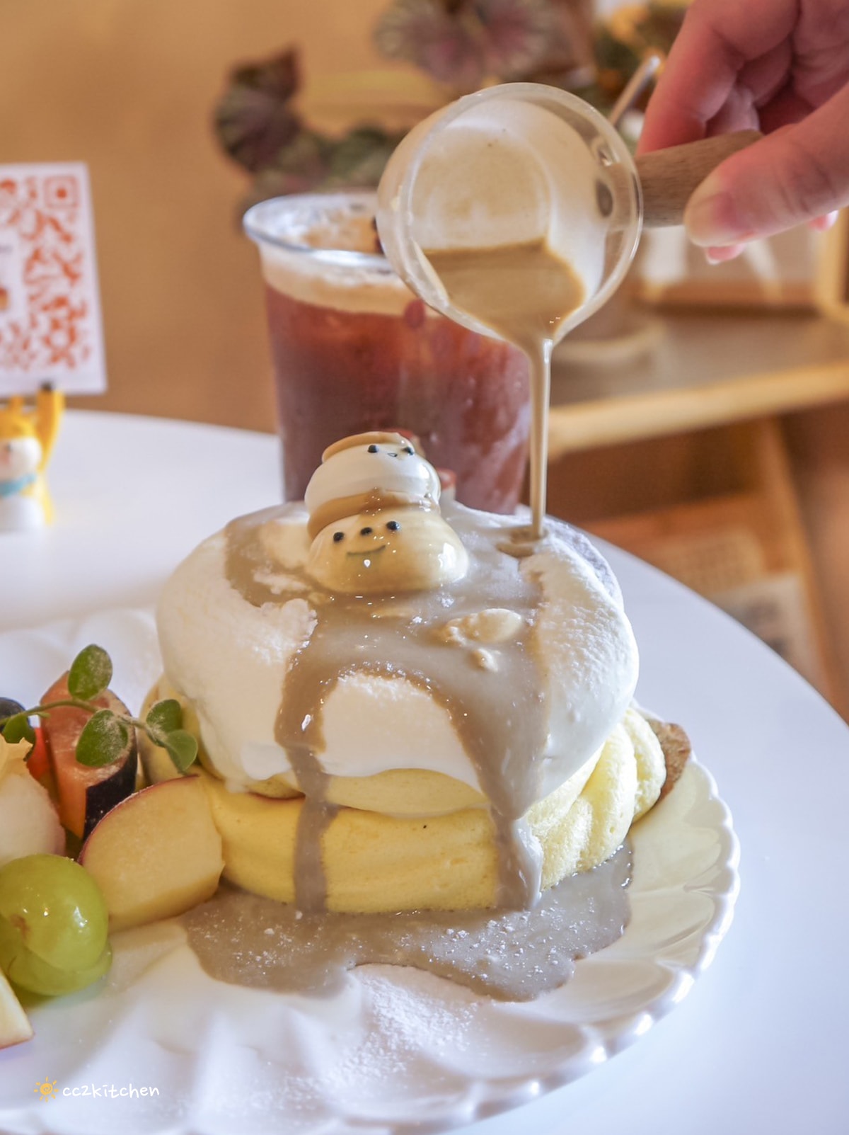 台東叢林風網美咖啡店！「一塊甜地」植物系、文青裝潢，造型LOGO舒芙蕾可愛吸睛又美味～