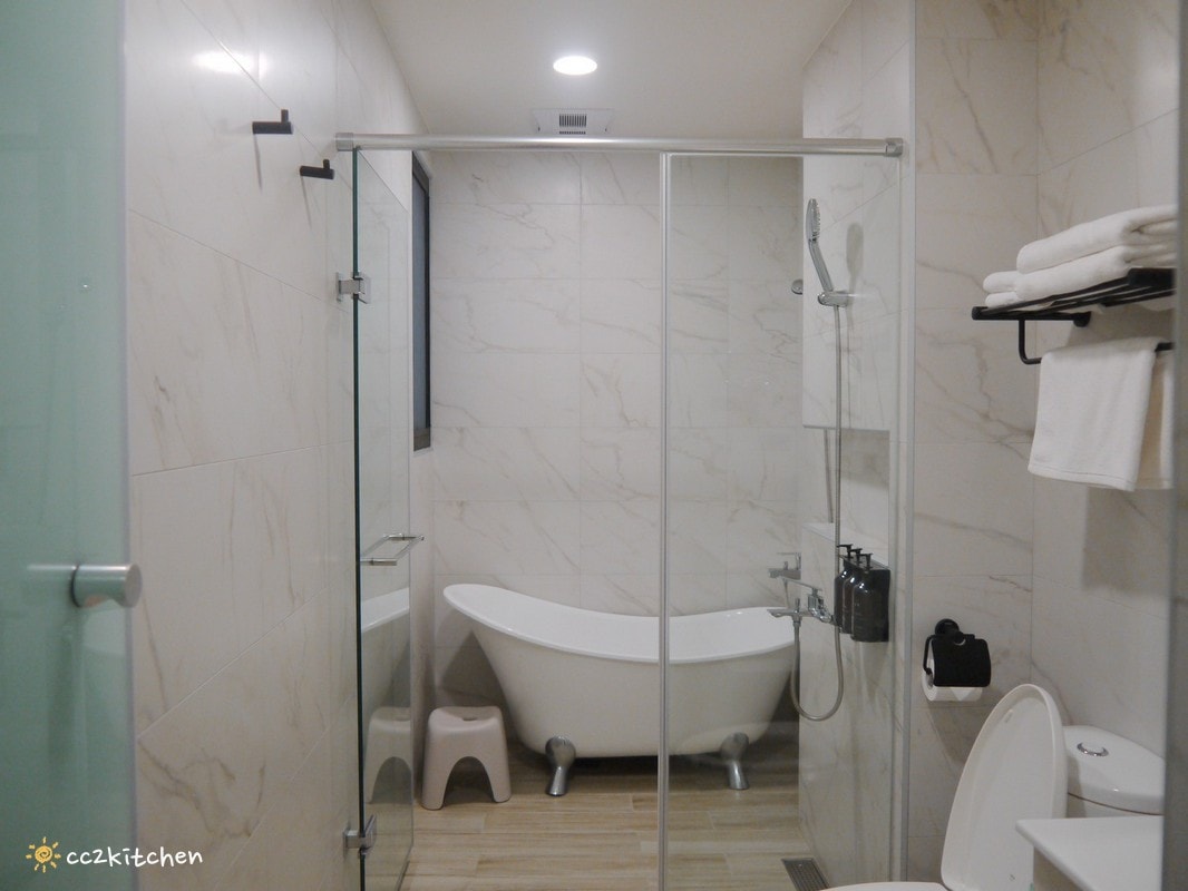 豪宅裡的質感咖啡廳！「海特咖啡館Hatt Coffee」2.0結合早午餐與民宿「廷海特潮流民宿」，外觀氣派、內裝富有高級感，台東市區早午餐推薦。