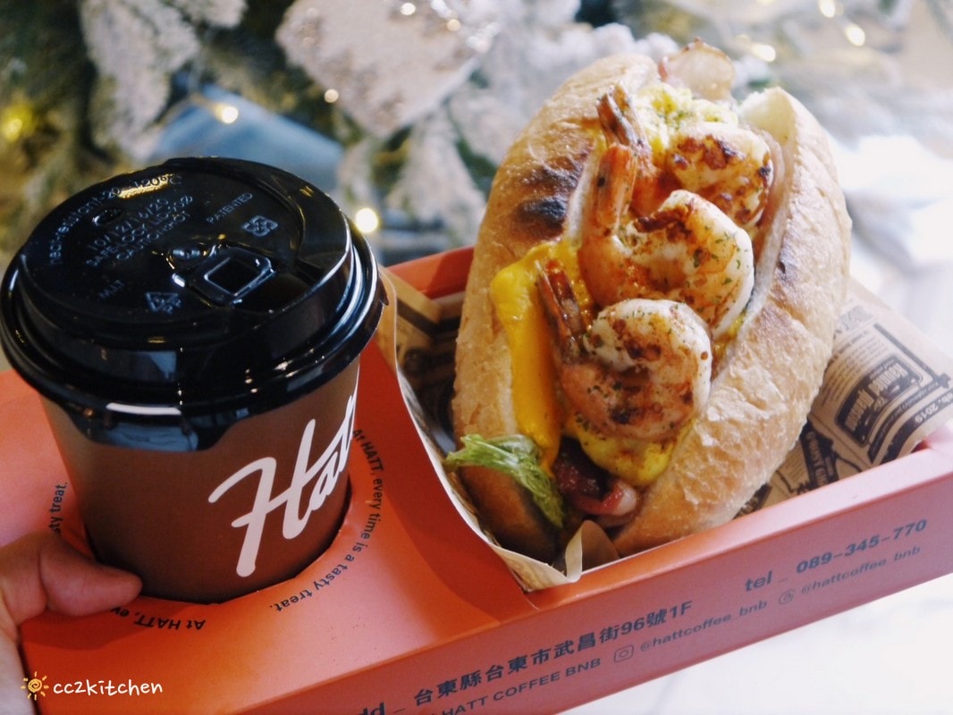 豪宅裡的質感咖啡廳！「海特咖啡館Hatt Coffee」2.0結合早午餐與民宿「廷海特潮流民宿」，外觀氣派、內裝富有高級感，台東市區早午餐推薦。