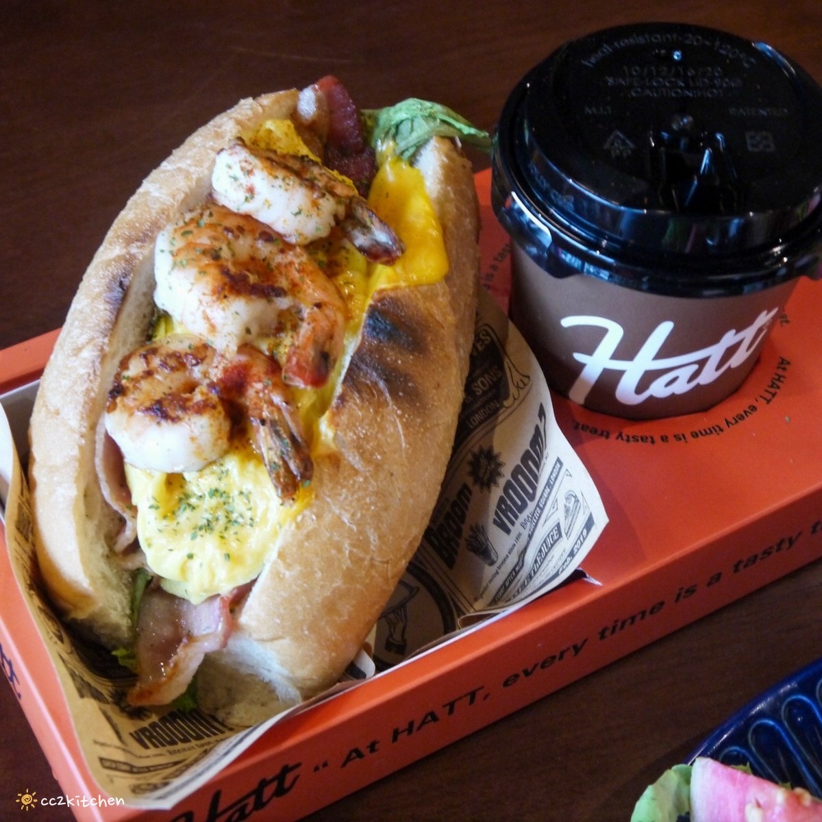 豪宅裡的質感咖啡廳！「海特咖啡館Hatt Coffee」2.0結合早午餐與民宿「廷海特潮流民宿」，外觀氣派、內裝富有高級感，台東市區早午餐推薦。