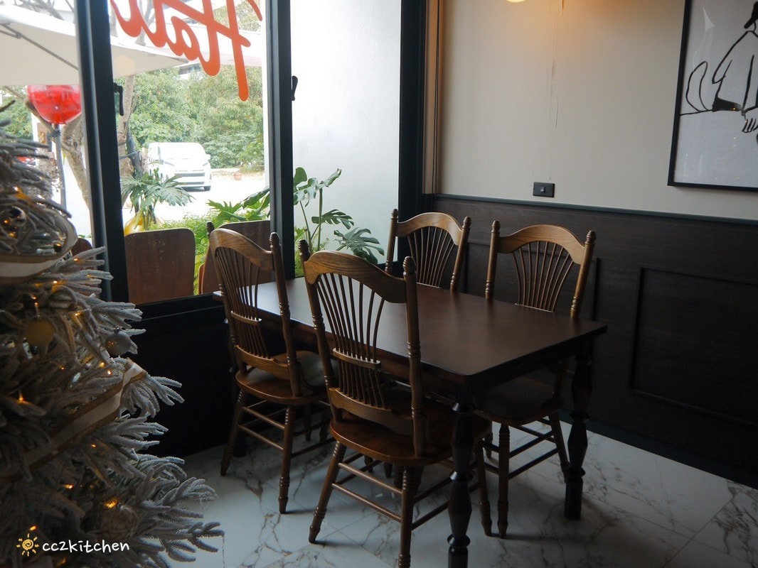 豪宅裡的質感咖啡廳！「海特咖啡館Hatt Coffee」2.0結合早午餐與民宿「廷海特潮流民宿」，外觀氣派、內裝富有高級感，台東市區早午餐推薦。