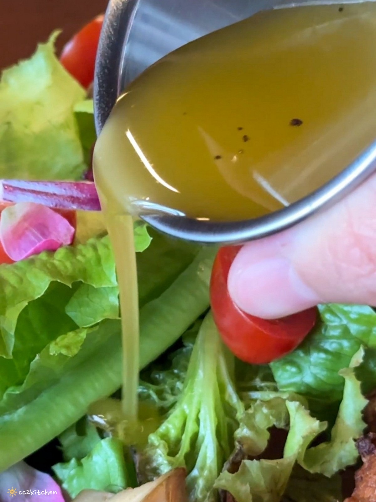 豪宅裡的質感咖啡廳！「海特咖啡館Hatt Coffee」2.0結合早午餐與民宿「廷海特潮流民宿」，外觀氣派、內裝富有高級感，台東市區早午餐推薦。