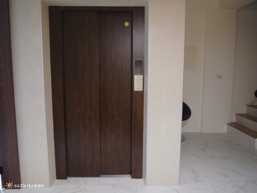 豪宅裡的質感咖啡廳！「海特咖啡館Hatt Coffee」2.0結合早午餐與民宿「廷海特潮流民宿」，外觀氣派、內裝富有高級感，台東市區早午餐推薦。