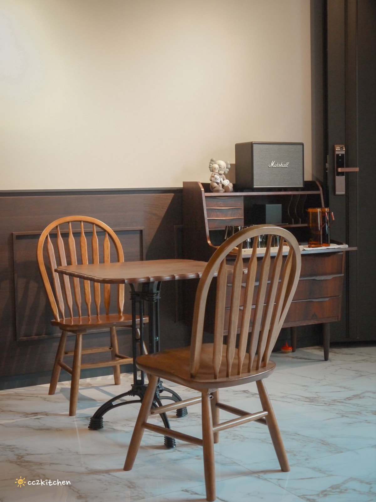 豪宅裡的質感咖啡廳！「海特咖啡館Hatt Coffee」2.0結合早午餐與民宿「廷海特潮流民宿」，外觀氣派、內裝富有高級感，台東市區早午餐推薦。