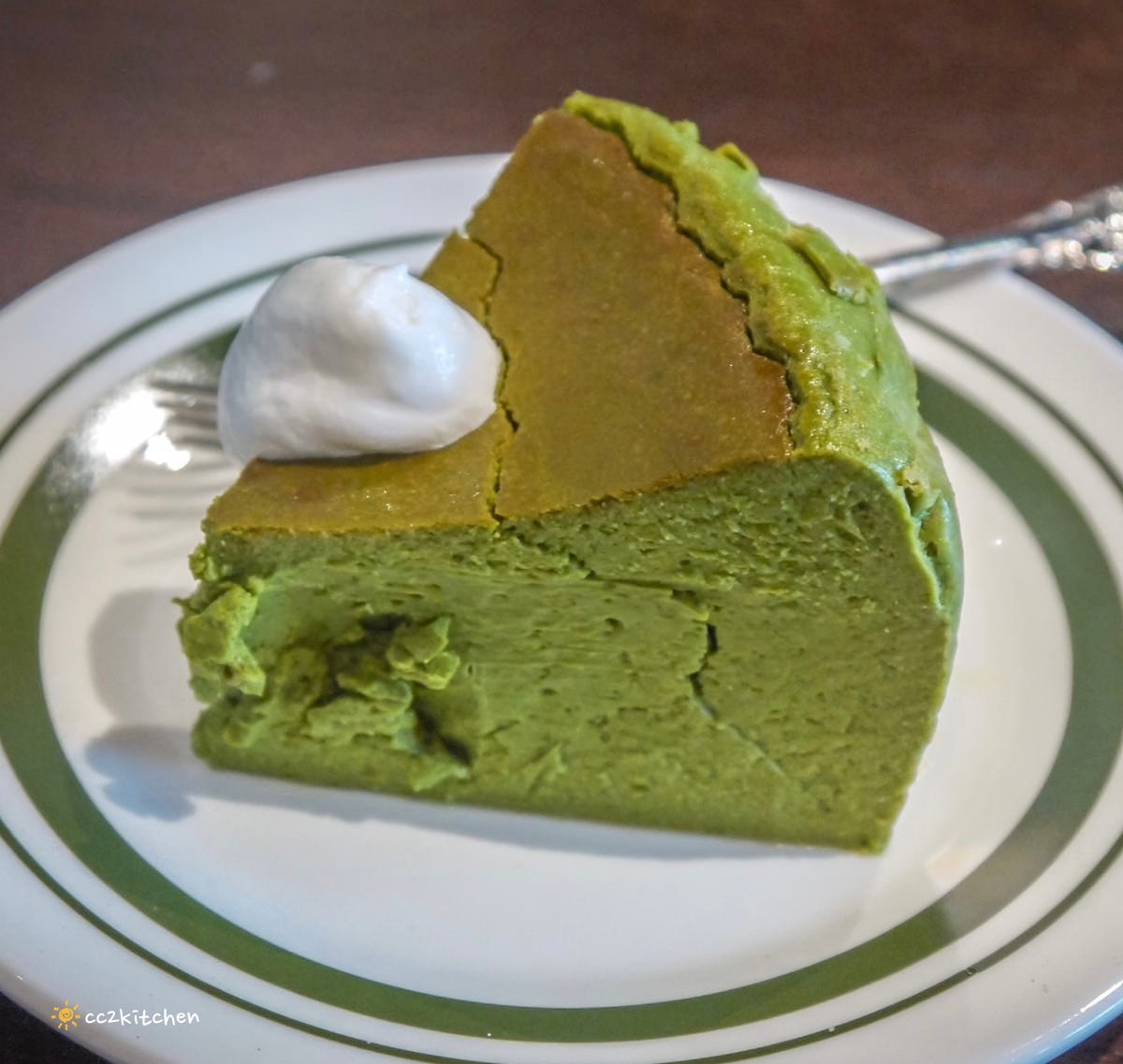 豪宅裡的質感咖啡廳！「海特咖啡館Hatt Coffee」2.0結合早午餐與民宿「廷海特潮流民宿」，外觀氣派、內裝富有高級感，台東市區早午餐推薦。