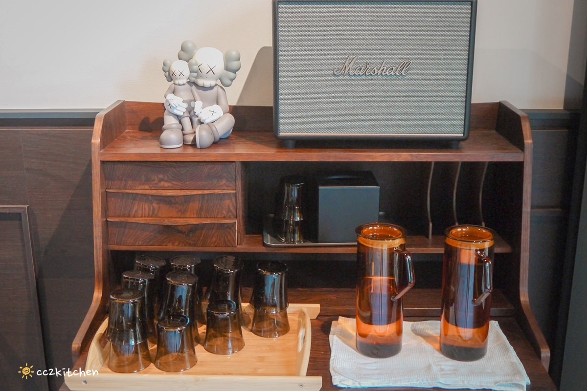 豪宅裡的質感咖啡廳！「海特咖啡館Hatt Coffee」2.0結合早午餐與民宿「廷海特潮流民宿」，外觀氣派、內裝富有高級感，台東市區早午餐推薦。