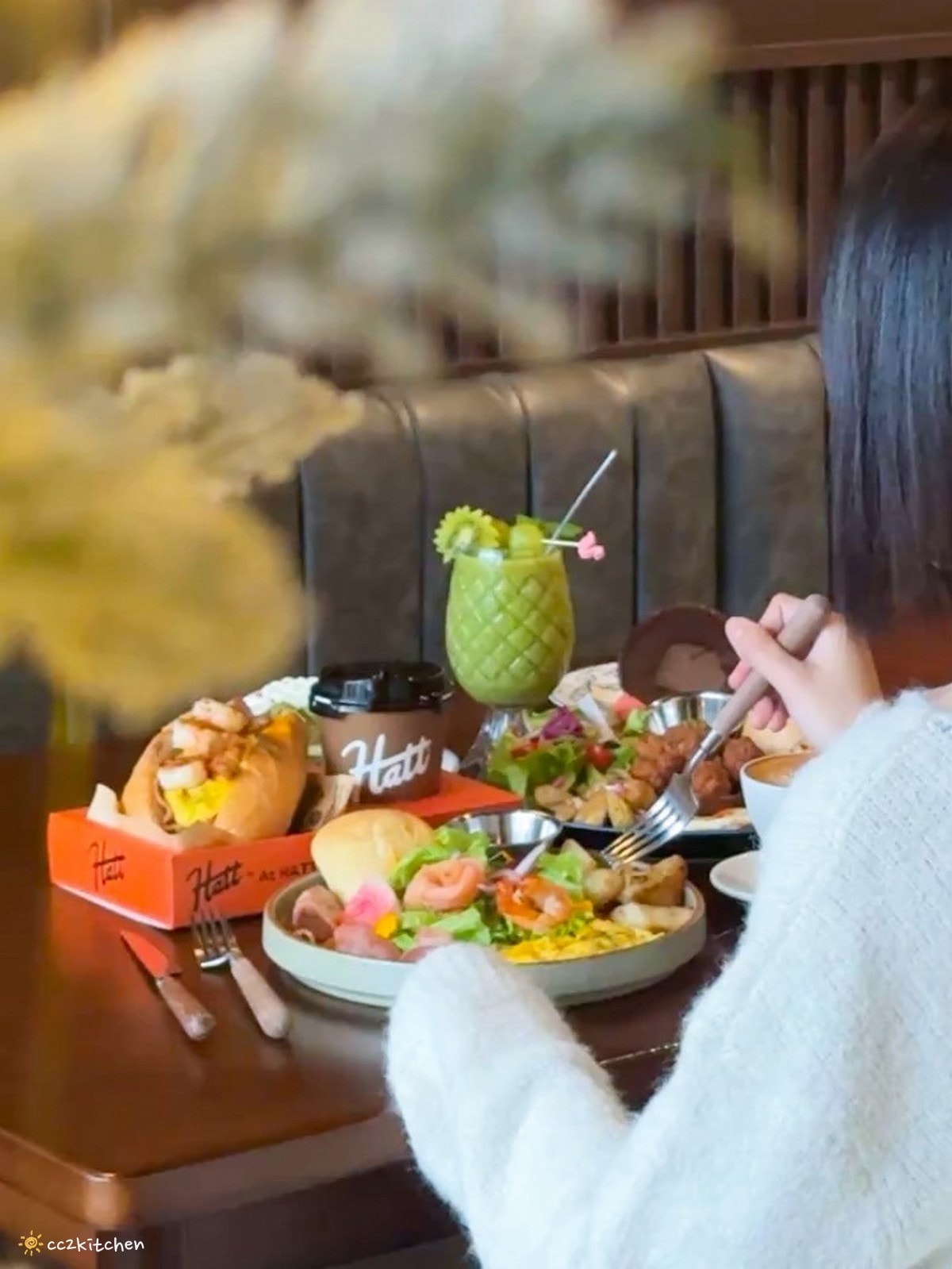 豪宅裡的質感咖啡廳!「海特咖啡館Hatt Coffee」2.0結合早午餐與民宿「廷海特潮流民宿」,外觀氣派、內裝富有高級感,台東市區早午餐推薦。 - 第30張圖