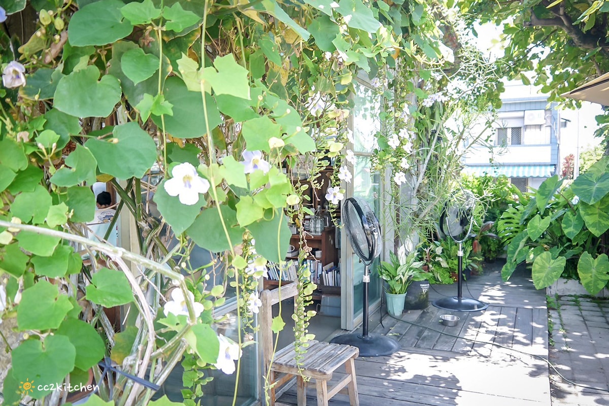 台東都蘭必吃漢堡!「都蘭小房子」隱身在新東糖廠內的特色小店~推薦扎實飽滿的手作漢堡,大口吃超滿足! - 第8張圖 台東都蘭必吃漢堡!「都蘭小房子」隱身在新東糖廠內的特色小店~推薦扎實飽滿的手作漢堡,大口吃超滿足!