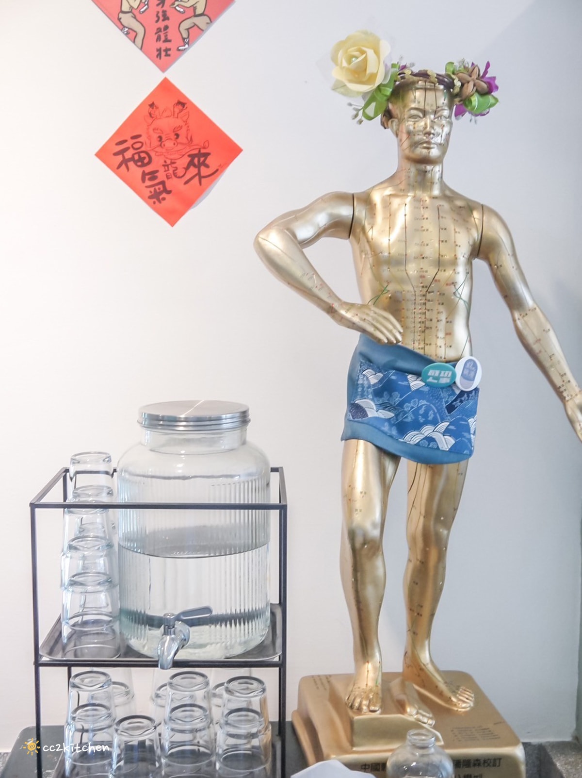 台東成功「眺港café」全台首家60年老診所改建的咖啡廳～中醫師接手跨域發展，將漢方茶融入咖啡店菜單，成功特色咖啡推薦。