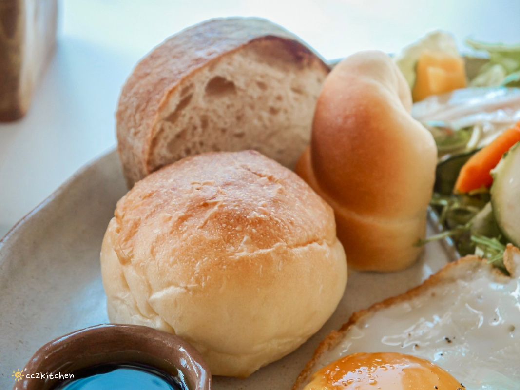 台東早午餐「柴源食間」新開幕～柴源製菓姊妹店，推出超級豐盛、大份量的大大早午餐盤、米食料理及義大利麵！餐點好吃兼具顏值，吃巧又能吃飽。