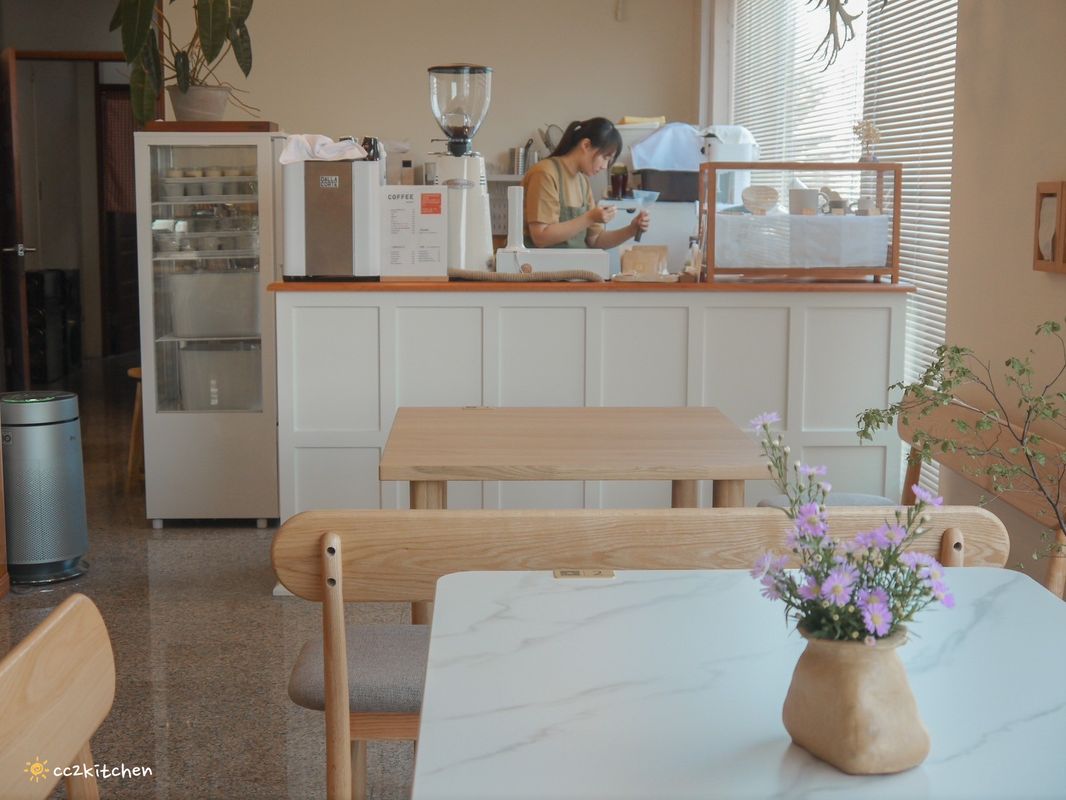 台東早午餐「柴源食間」新開幕～柴源製菓姊妹店，推出超級豐盛、大份量的大大早午餐盤、米食料理及義大利麵！餐點好吃兼具顏值，吃巧又能吃飽。