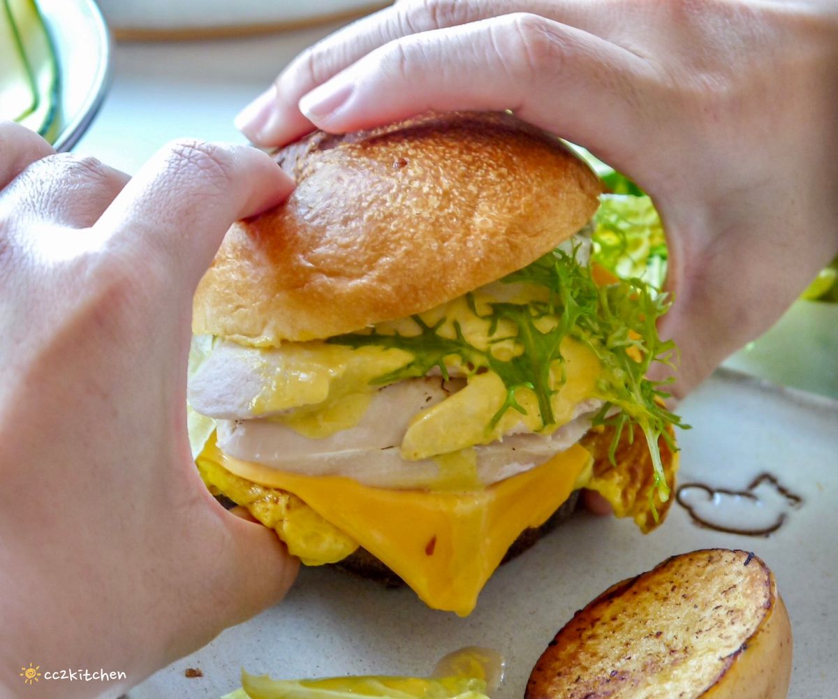 台東早午餐「柴源食間」新開幕～柴源製菓姊妹店，推出超級豐盛、大份量的大大早午餐盤、米食料理及義大利麵！餐點好吃兼具顏值，吃巧又能吃飽。