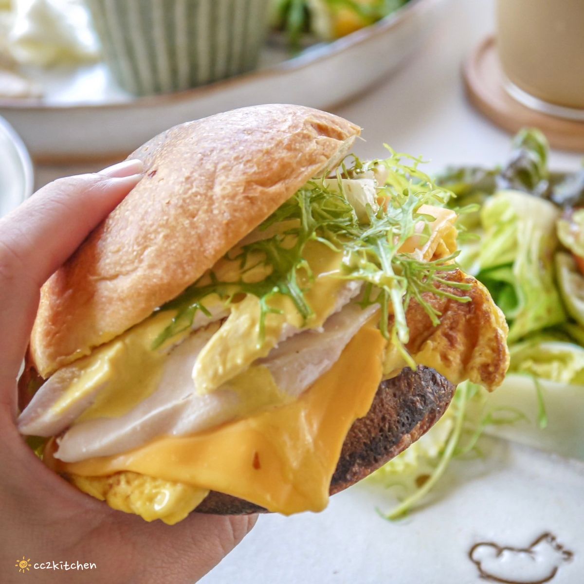 台東早午餐「柴源食間」新開幕～柴源製菓姊妹店，推出超級豐盛、大份量的大大早午餐盤、米食料理及義大利麵！餐點好吃兼具顏值，吃巧又能吃飽。