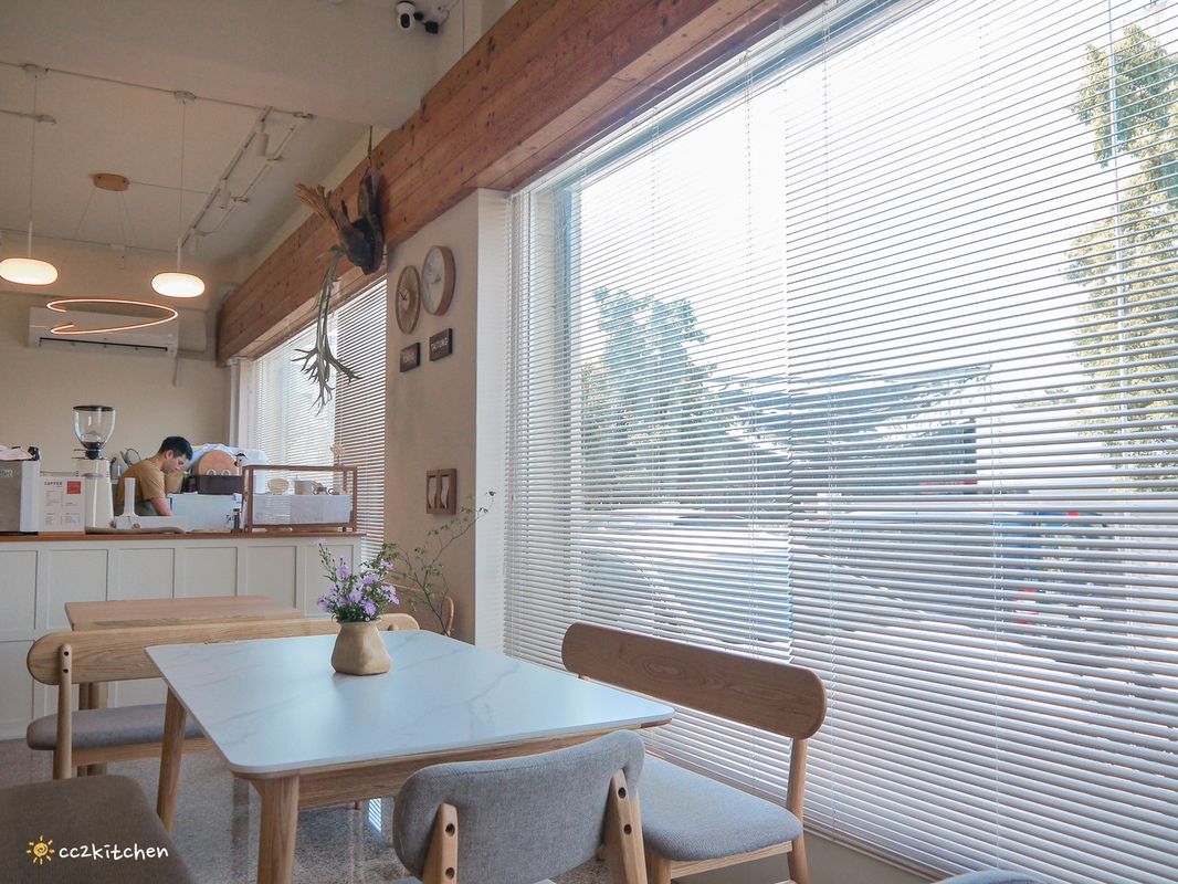 台東早午餐「柴源食間」新開幕～柴源製菓姊妹店，推出超級豐盛、大份量的大大早午餐盤、米食料理及義大利麵！餐點好吃兼具顏值，吃巧又能吃飽。