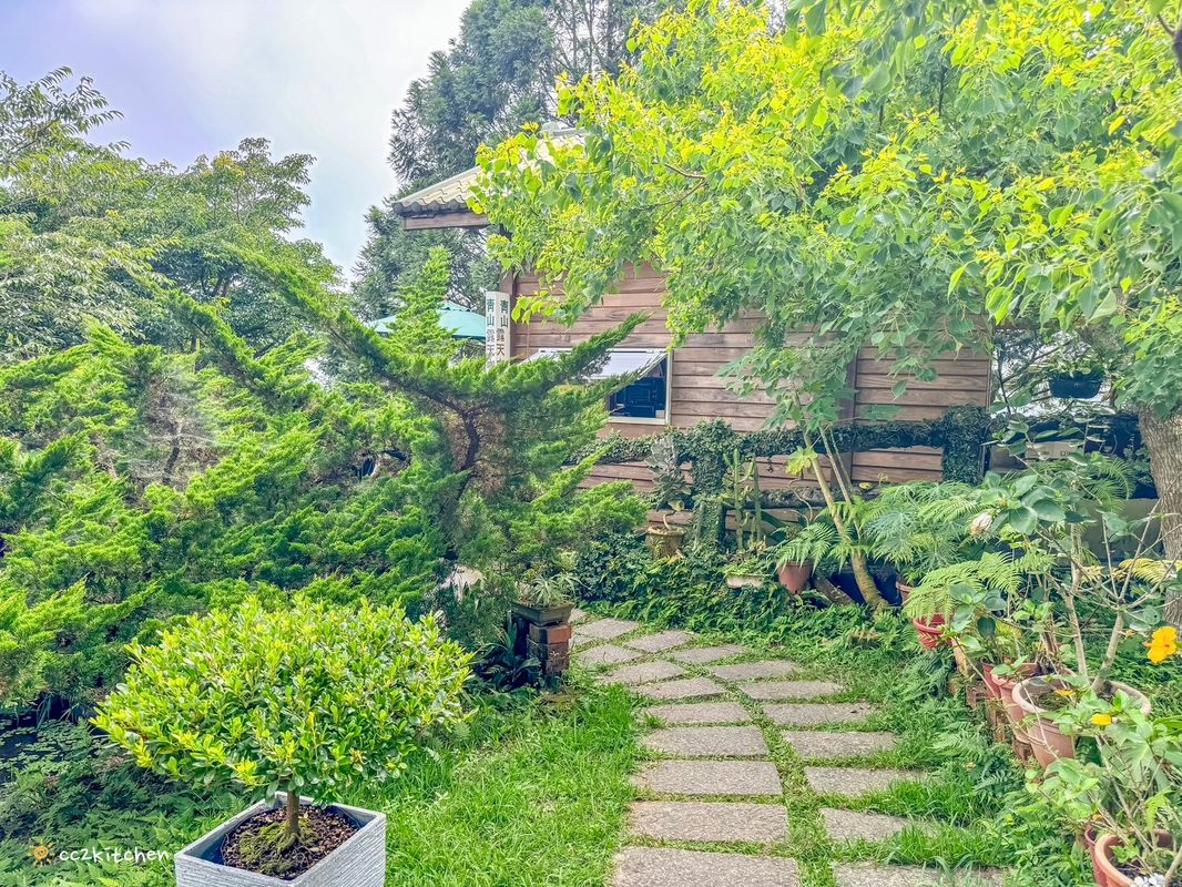 2024台東繡球花盛開中！太麻里金針山「青山農場」夢幻繡球步道，宛如人間仙境！夏日避暑好去處～