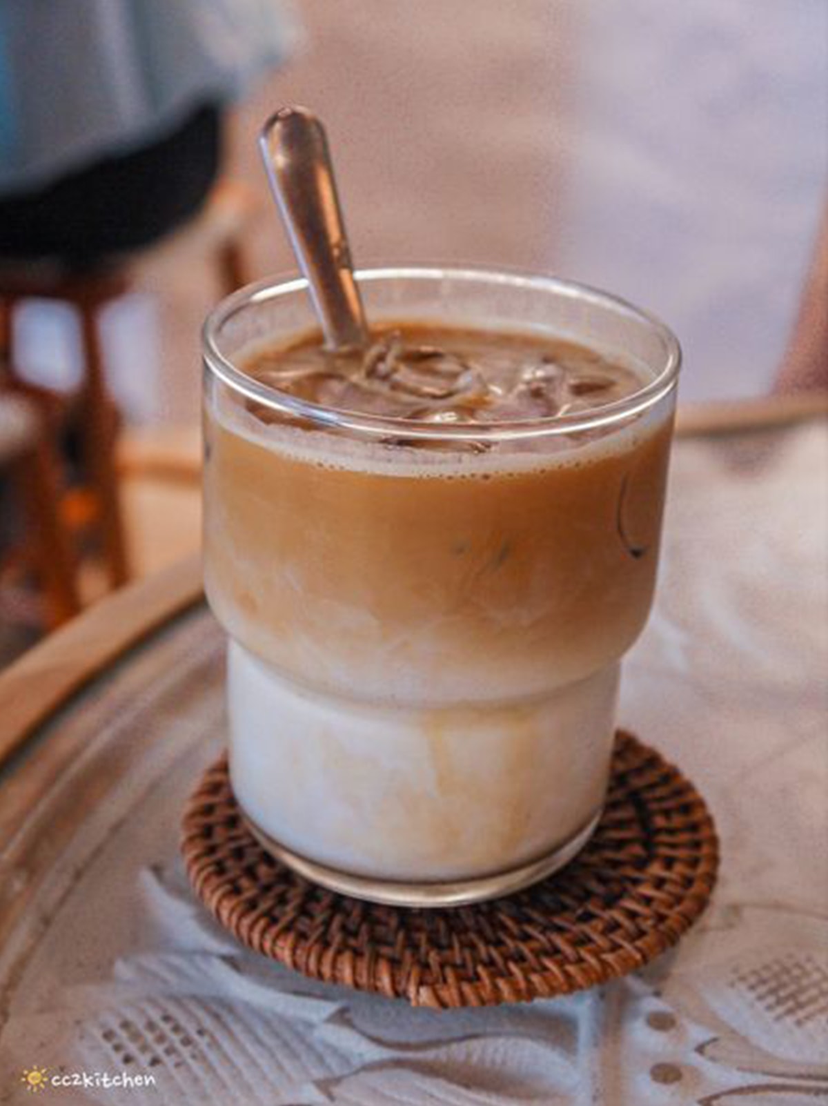 屏東漁村裡最美的海景咖啡廳！萬里桐「Oct.Sun Coffee」漁村裡的秘境咖啡～鄰近知名阿婆麵店、萬里桐浮潛熱點。