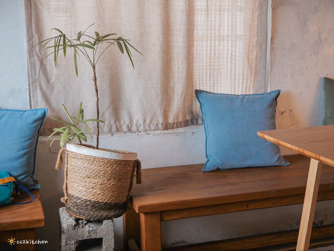 屏東漁村裡最美的海景咖啡廳！萬里桐「Oct.Sun Coffee」漁村裡的秘境咖啡～鄰近知名阿婆麵店、萬里桐浮潛熱點。