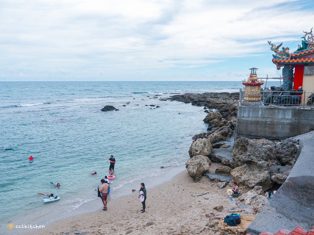 屏東漁村裡最美的海景咖啡廳！萬里桐「Oct.Sun Coffee」漁村裡的秘境咖啡～鄰近知名阿婆麵店、萬里桐浮潛熱點。