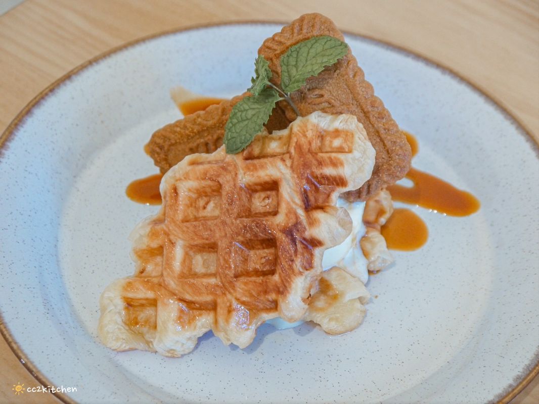 台東早午餐「慢慢Slowly」韓系奶油風咖啡店，餐點選擇多、從早吃到晚～早午餐、義大利麵、下午茶、咖啡應有盡有，適合約會、聚餐。