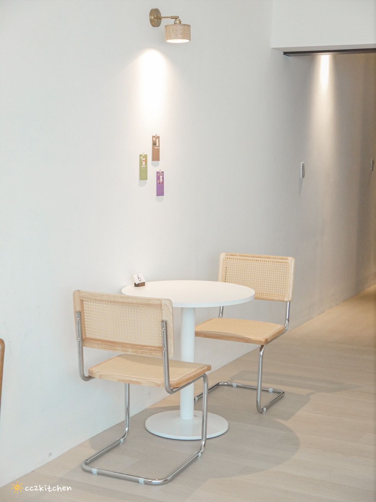 台東早午餐「慢慢Slowly」韓系奶油風咖啡店，餐點選擇多、從早吃到晚～早午餐、義大利麵、下午茶、咖啡應有盡有，適合約會、聚餐。