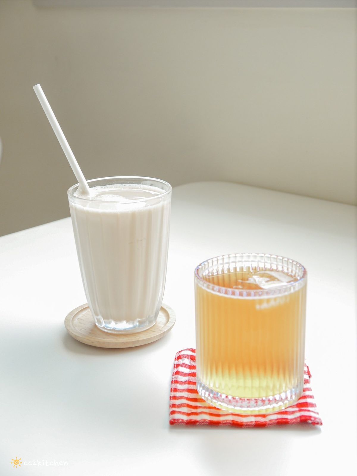 台東早午餐「慢慢Slowly」韓系奶油風咖啡店，餐點選擇多、從早吃到晚～早午餐、義大利麵、下午茶、咖啡應有盡有，適合約會、聚餐。